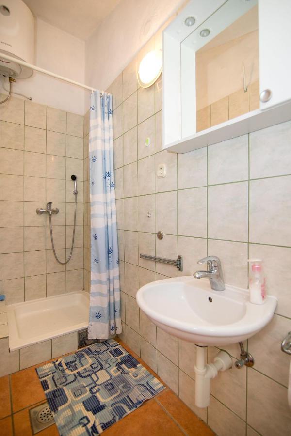Apartments Bj Marina Bilik gambar
